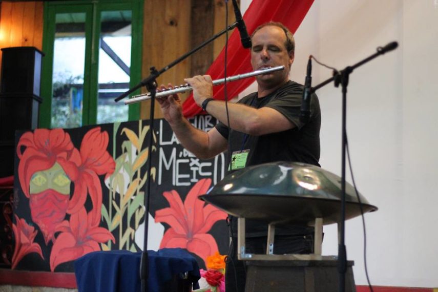 flûte traversière (photo: ïza Vela Sïmone Mexique)